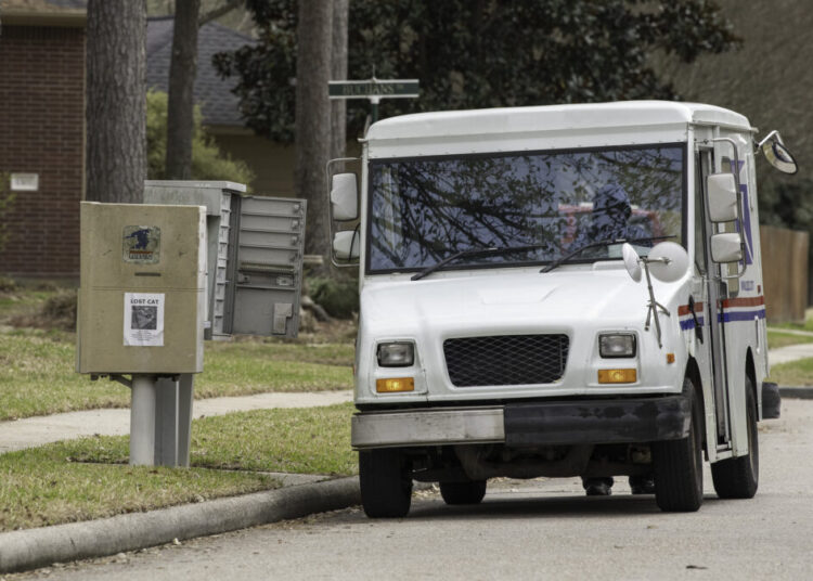 Will Postal Service ride to the rescue if Teamsters strike UPS? Maybe 