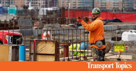 US Revises Down Last Quarter’s Economic Growth to 2.6% Rate