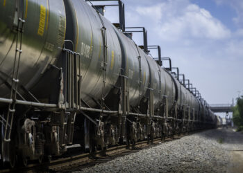 Environmental advocates question PHMSA’s inaction on LNG by rail
