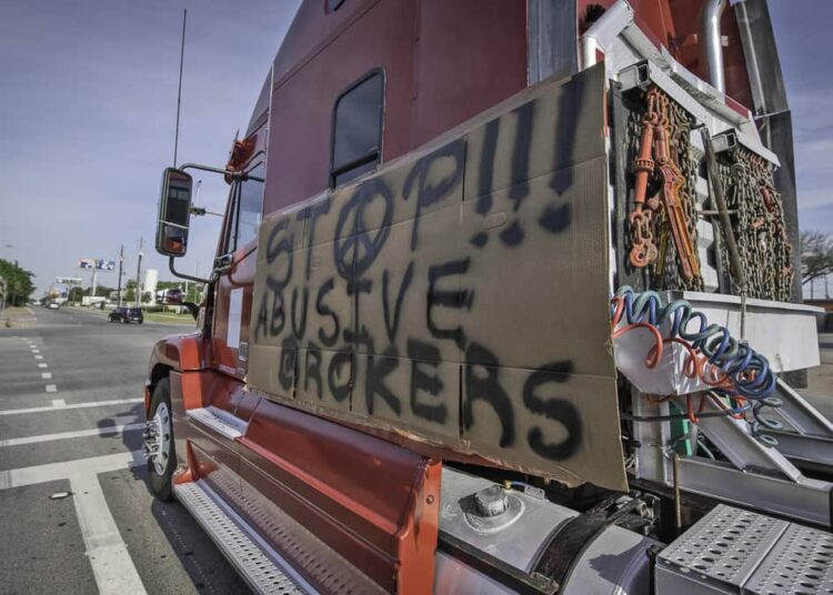 FMCSA shuts door on brokers in rate transparency dispute