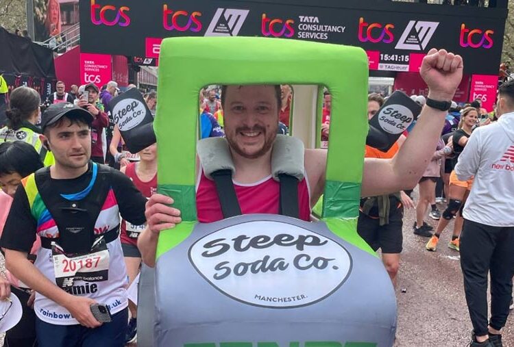 Farmers raise thousands of pounds running London Marathon