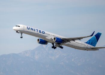 United Airlines’ cargo sales slump 37% in Q1