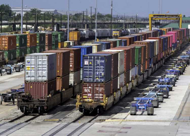 Ocean carriers: Keep rail storage fee disputes at STB