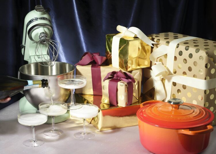 A Food Lover’s Guide to Building a Wedding Registry