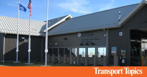 Montana Seeks Longer Canadian Border Hours for Trucks