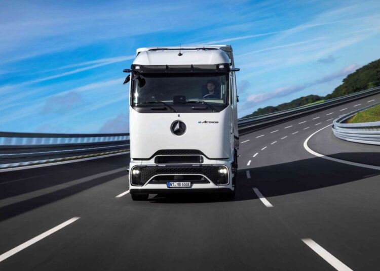 Mercedes-Benz Trucks eActros 600 foreshadows next Freightliner eCascadia