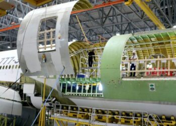 China Southern Airlines to lease Boeing 777-300 converted freighters