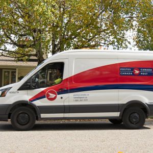Canada Post to launch weekend parcel delivery by year’s end