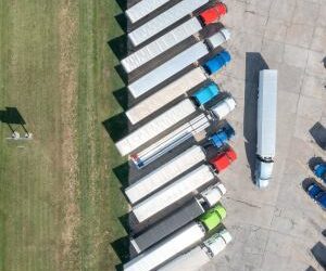 Trump administration moves to unwind Obama-era truck engine efficiency rules 