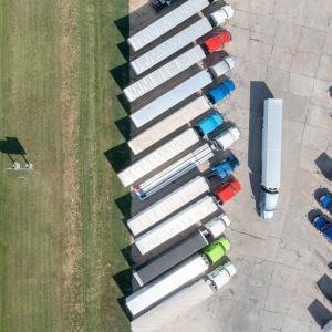 Trump administration moves to unwind Obama-era truck engine efficiency rules 