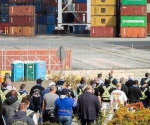 Dockworkers protest at Port of Vancouver over automation, AI