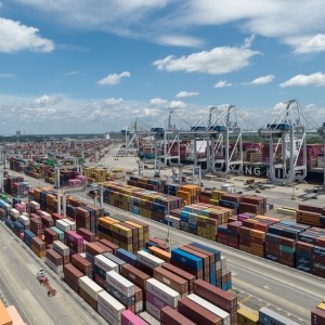 New monthly mark for Savannah container volume