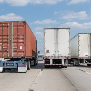US trailer orders soar 385% as Class 8 truck market sends mixed signals