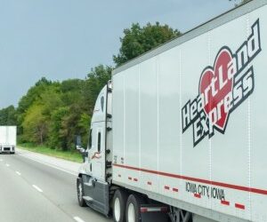 Heartland Express sees earnings turnaround in Q3